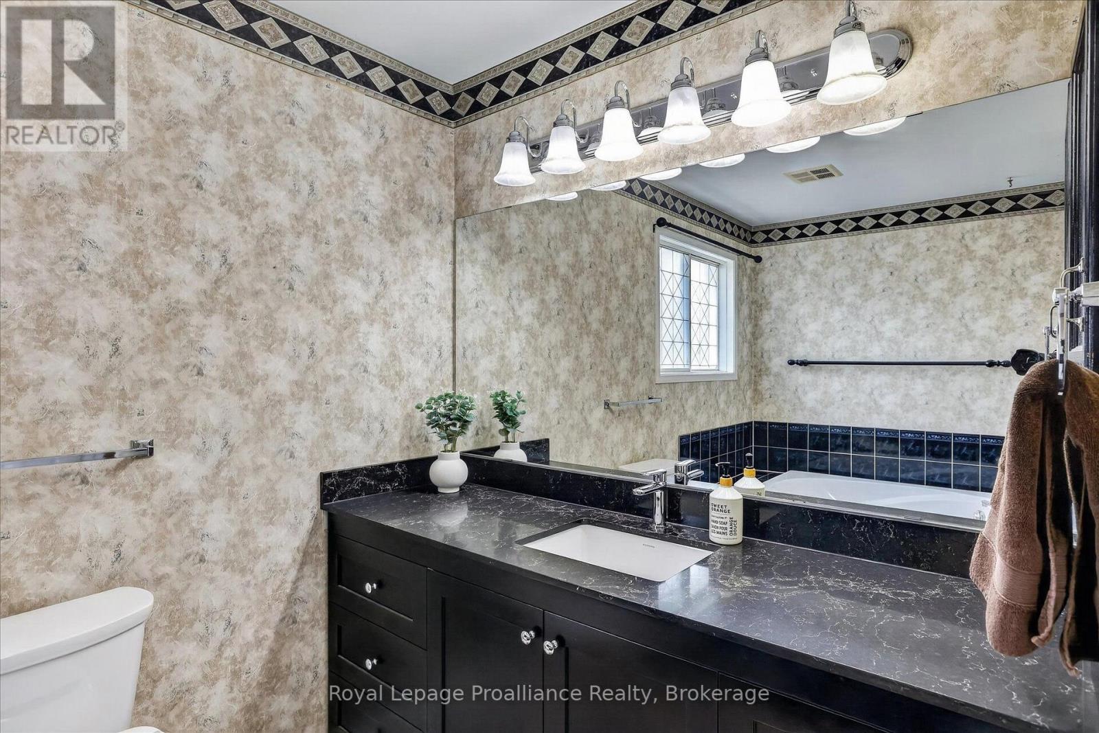 1423 Glenforest Crescent, Peterborough (Monaghan Ward 2), Ontario  K9K 2J1 - Photo 28 - X13618130