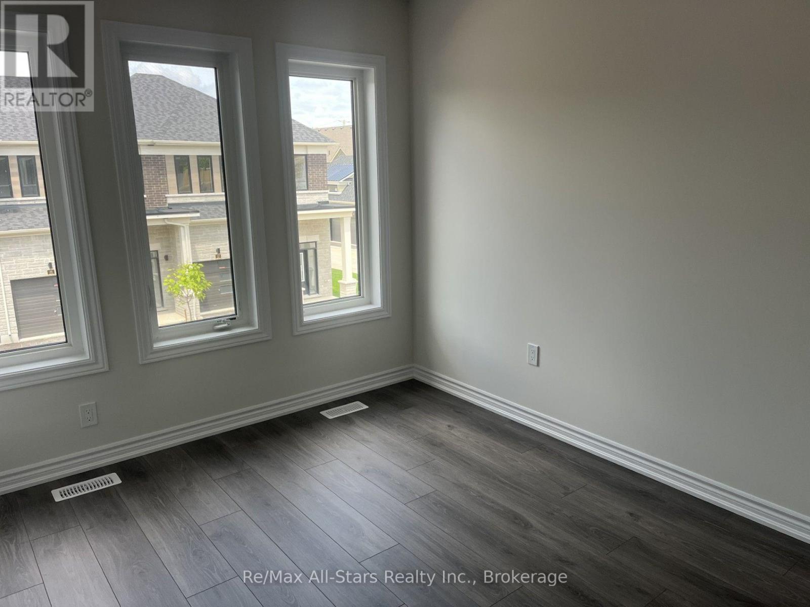 30 Ingle Way, Kawartha Lakes (Lindsay), Ontario  K9V 5V7 - Photo 10 - X13619368