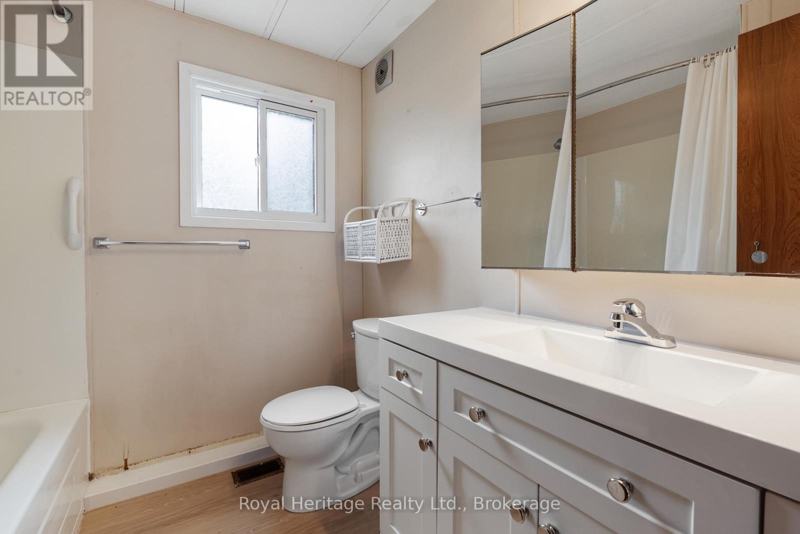 2 Fenelon Way, Kawartha Lakes (Lindsay), Ontario  K9V 4R3 - Photo 12 - X13620326