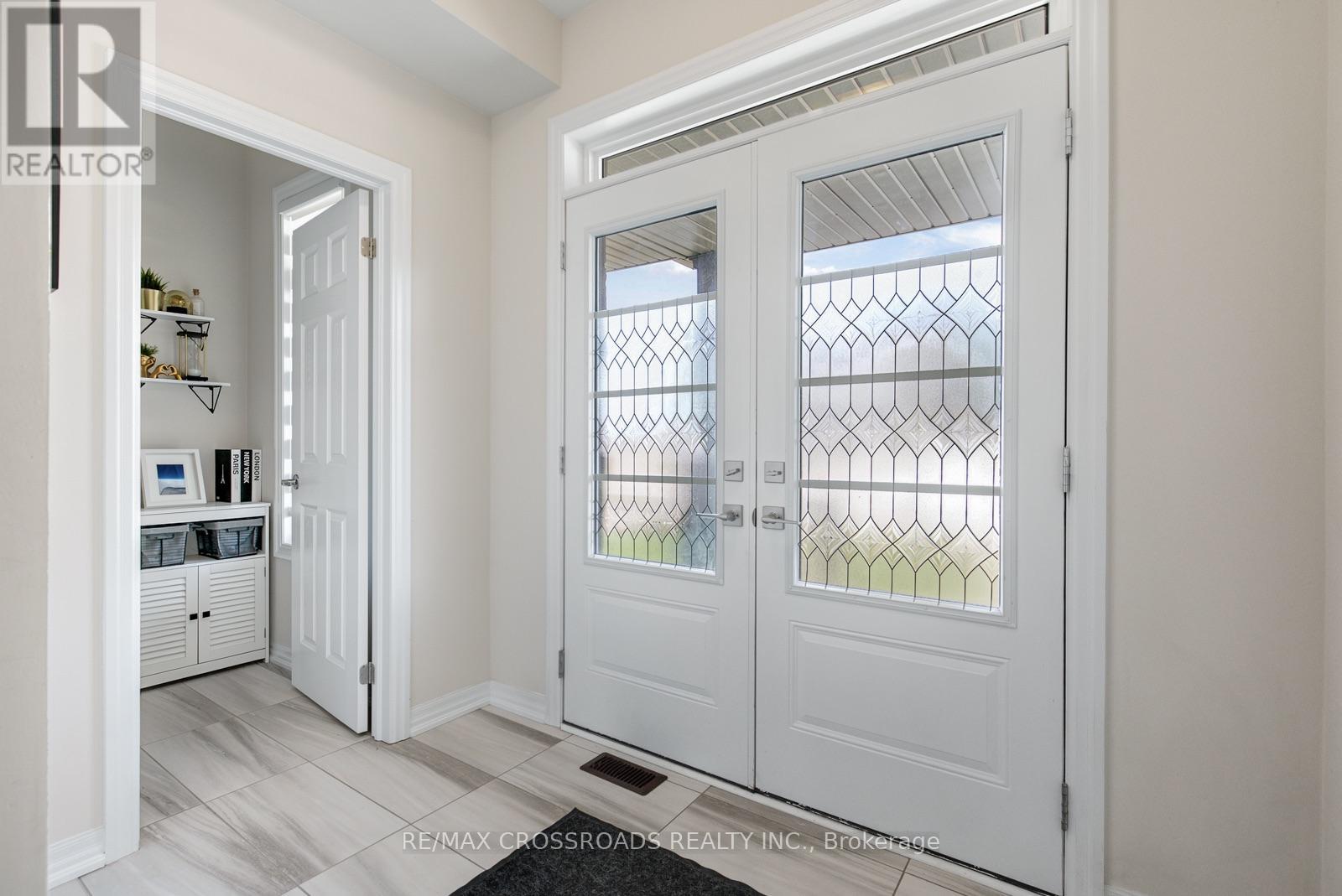 47 Ed Ewert Avenue, Clarington (Newcastle), Ontario  L1B 1G9 - Photo 4 - E13620766