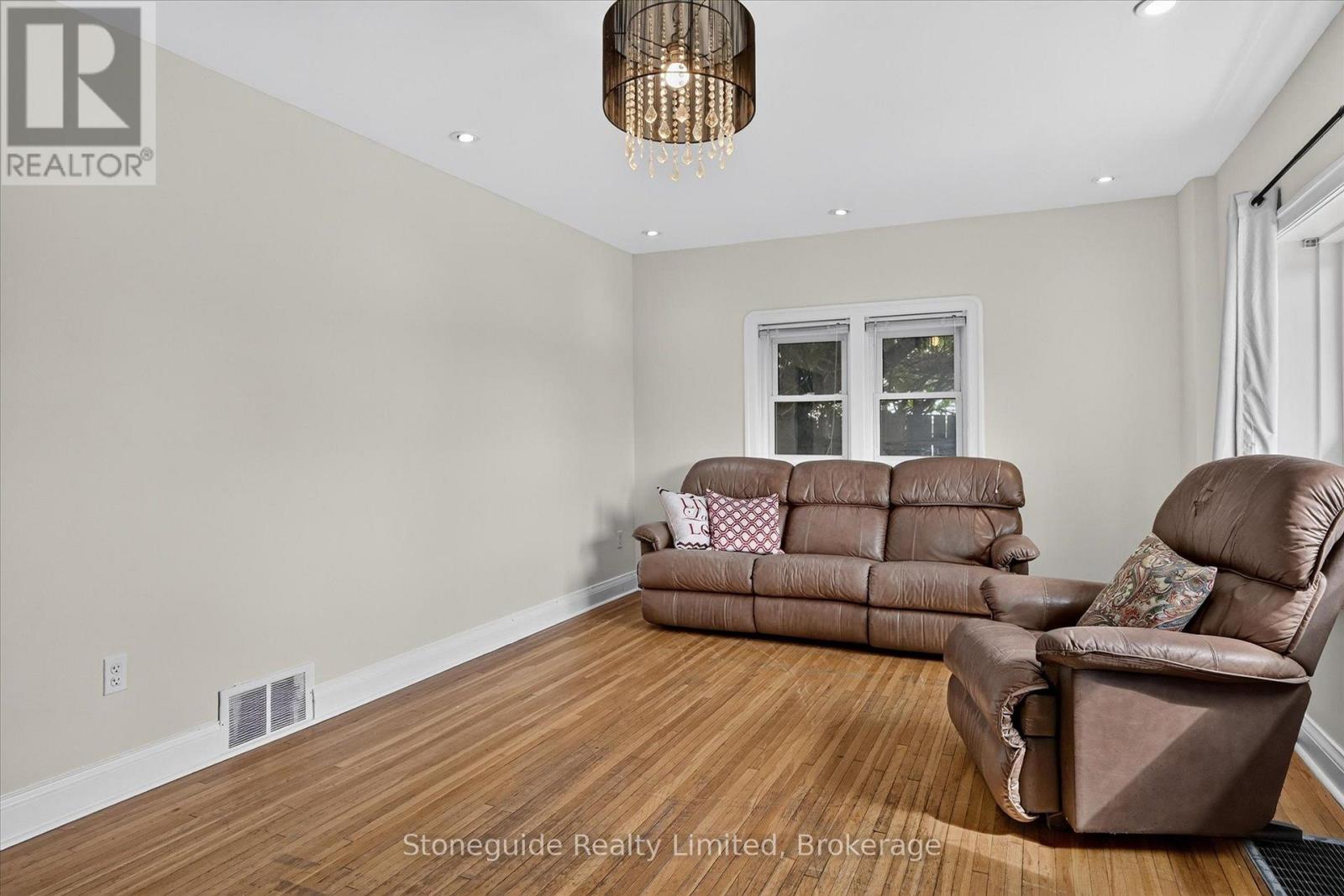 1087 Water Street, Peterborough (Northcrest Ward 5), Ontario  K9H 3P7 - Photo 6 - X13621274