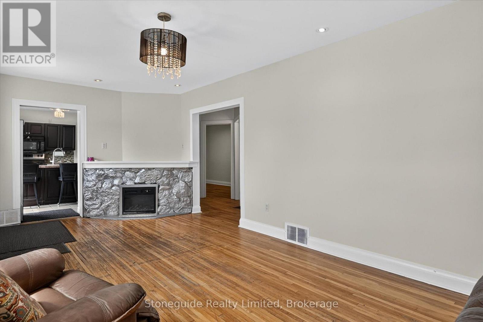 1087 Water Street, Peterborough (Northcrest Ward 5), Ontario  K9H 3P7 - Photo 7 - X13621274