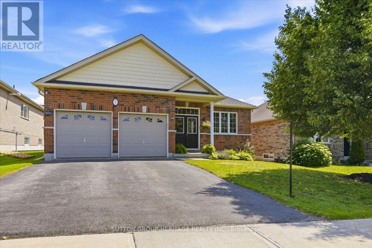7 Holtom Street, Kawartha Lakes (Lindsay), Ontario  K9V 0C3 - Photo 2 - X13622438