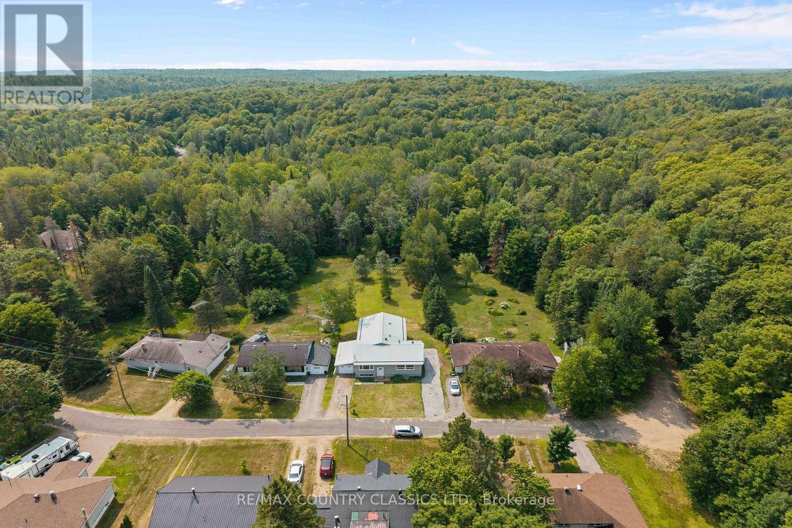 1043 Estates Road, Highlands East (Bicroft Ward), Ontario  K0L 1C0 - Photo 45 - X13624152