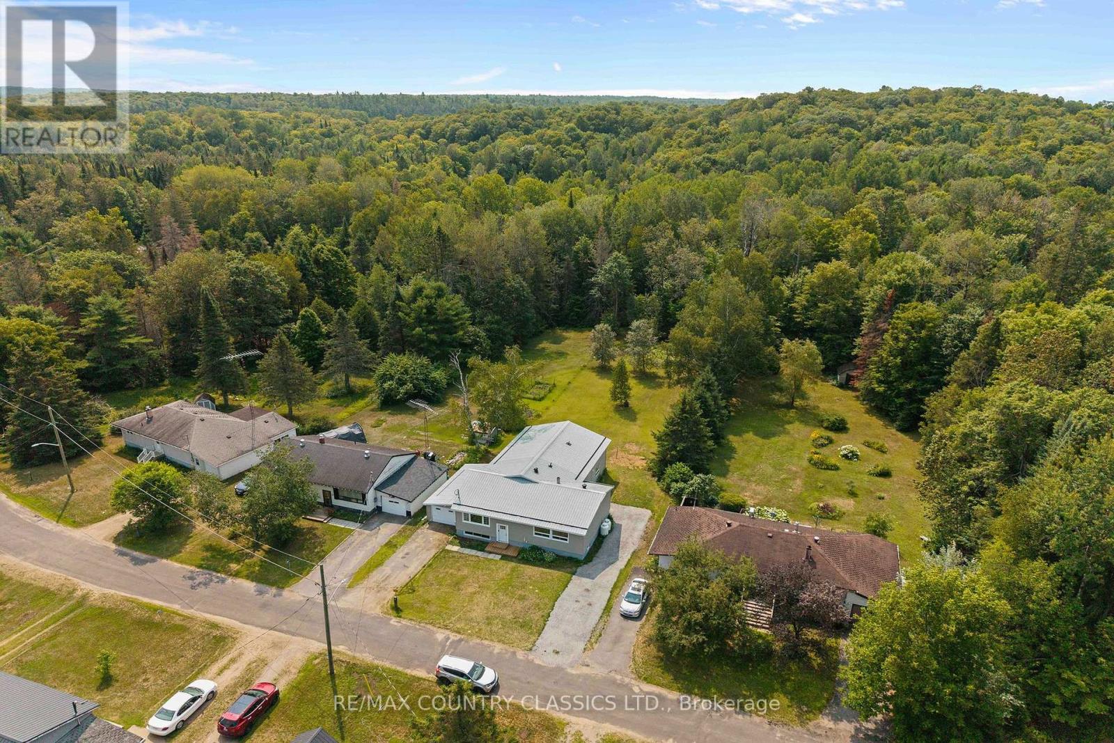 1043 Estates Road, Highlands East (Bicroft Ward), Ontario  K0L 1C0 - Photo 47 - X13624152