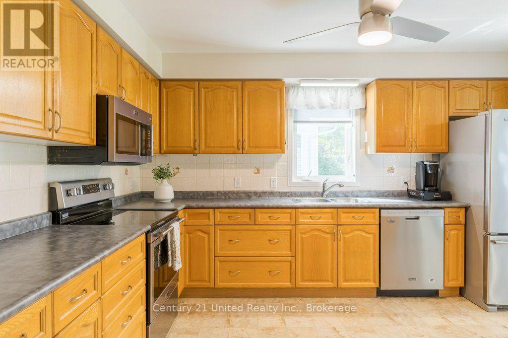 11 Algonquin Trail, Clarington (Bowmanville), Ontario  L1B 1A1 - Photo 11 - E13625768