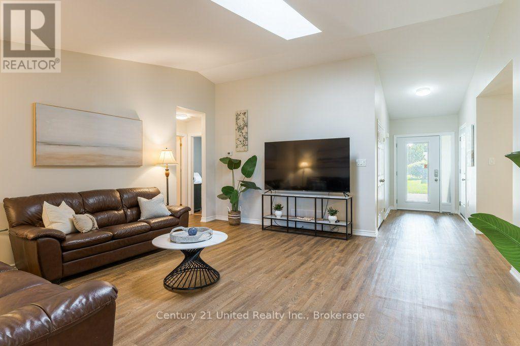 11 Algonquin Trail, Clarington (Bowmanville), Ontario  L1B 1A1 - Photo 13 - E13625768
