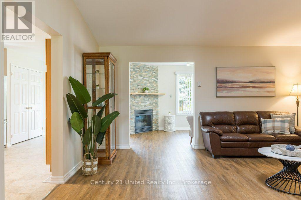11 Algonquin Trail, Clarington (Bowmanville), Ontario  L1B 1A1 - Photo 15 - E13625768