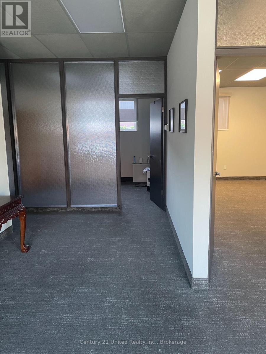 114 Simcoe Street, Peterborough (Town Ward 3), Ontario  K9H 2H4 - Photo 5 - X13626474