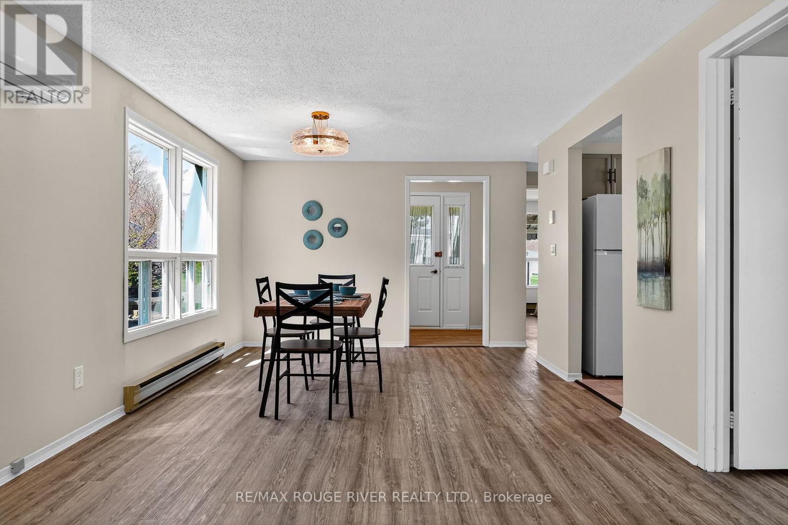 22 Eastbank Road, Clarington (Newcastle), Ontario  L1B 1A4 - Photo 11 - E13629106