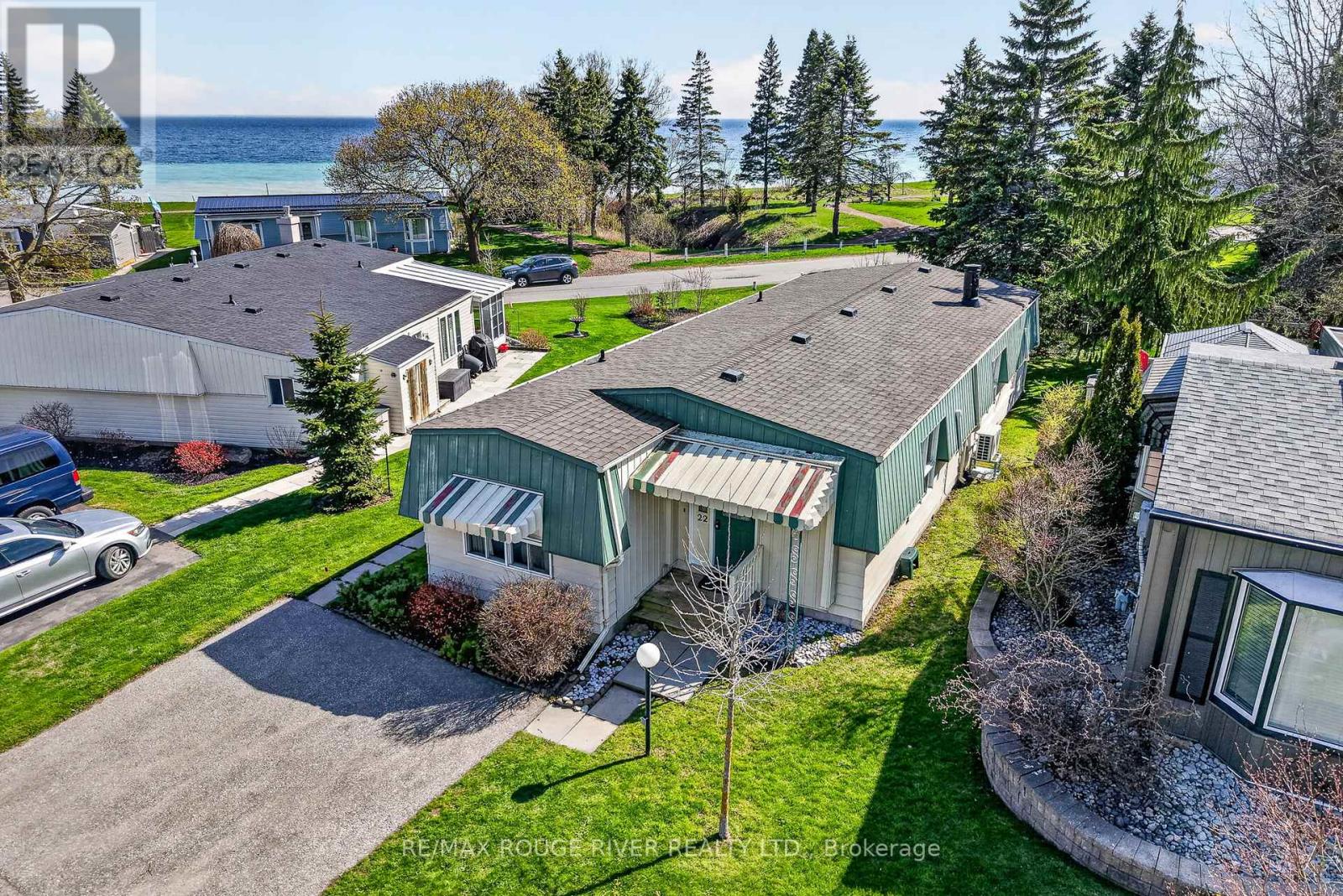 22 Eastbank Road, Clarington (Newcastle), Ontario  L1B 1A4 - Photo 2 - E13629106
