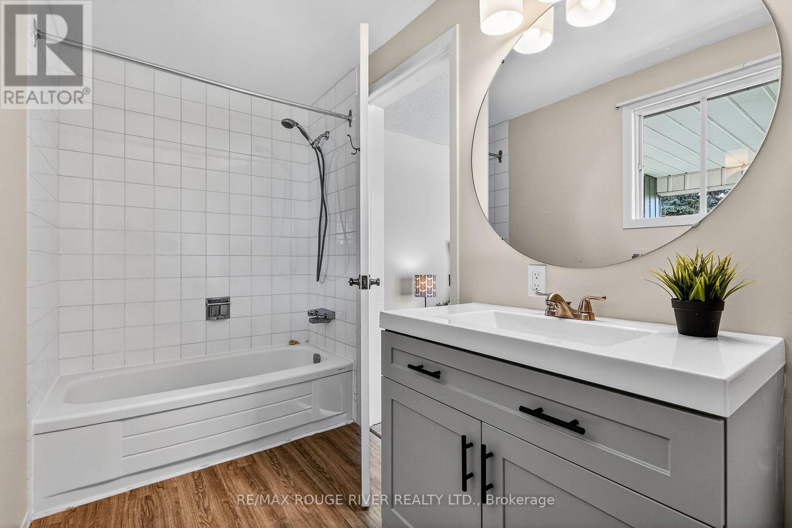 22 Eastbank Road, Clarington (Newcastle), Ontario  L1B 1A4 - Photo 29 - E13629106