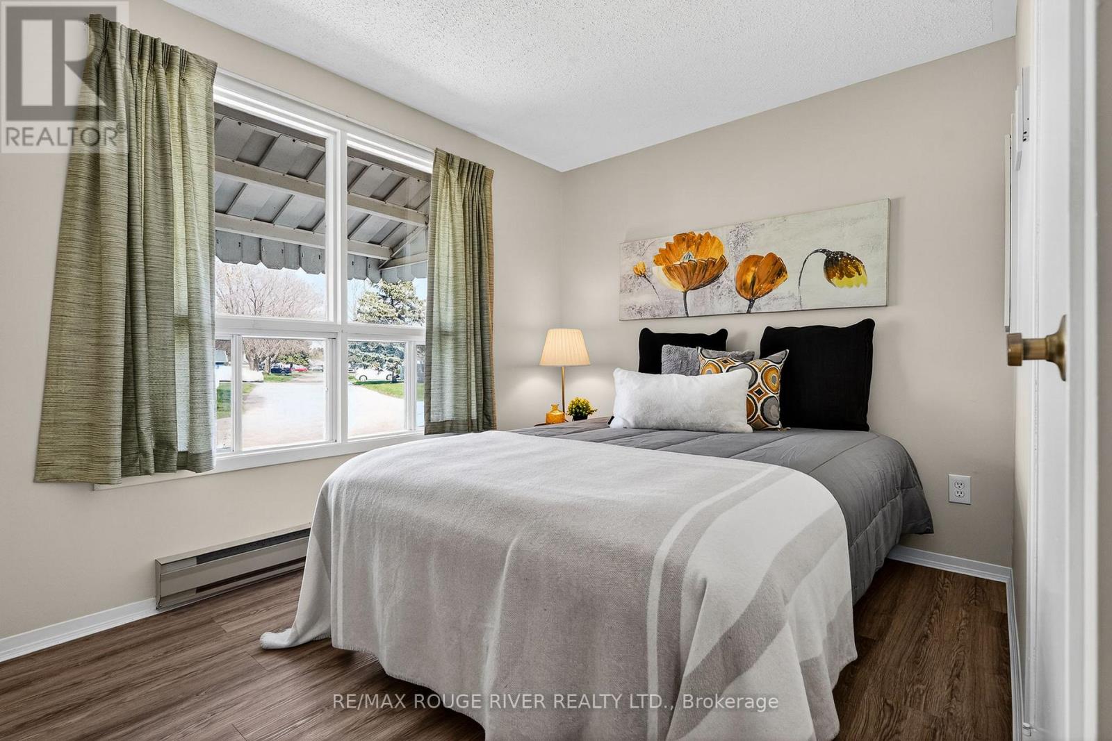 22 Eastbank Road, Clarington (Newcastle), Ontario  L1B 1A4 - Photo 31 - E13629106