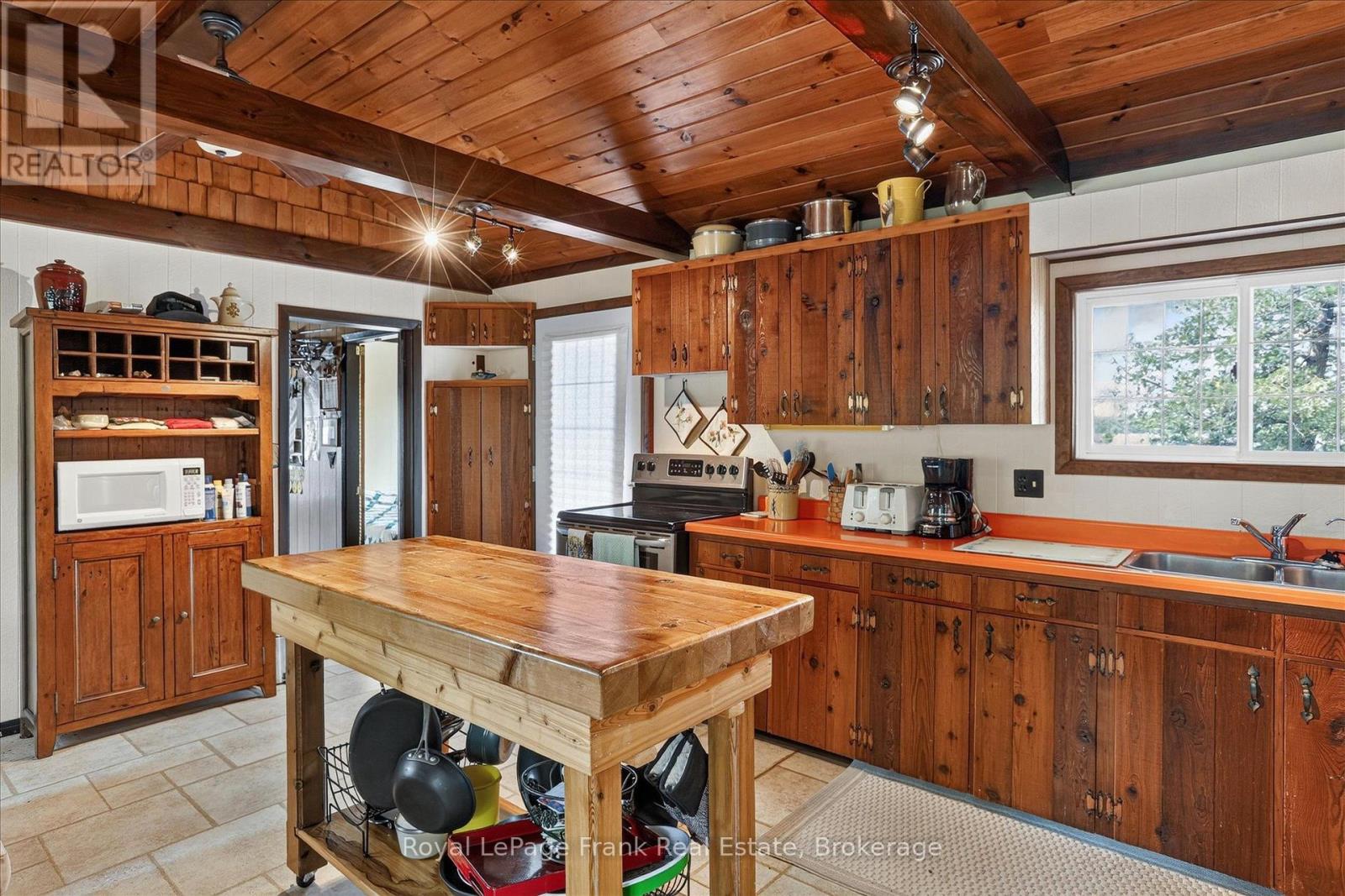 1550 Island 85 Stoney Lake, Douro-Dummer, Ontario  K0L 2H0 - Photo 12 - X13629362