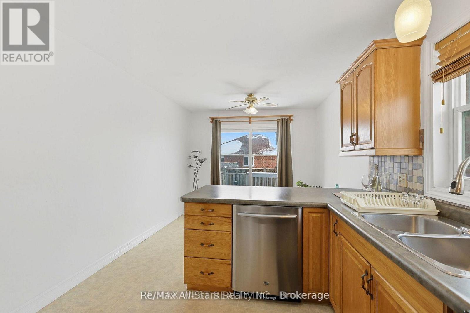 20 Eakins Crescent, Kawartha Lakes (Lindsay), Ontario  K9V 6J9 - Photo 15 - X13630180