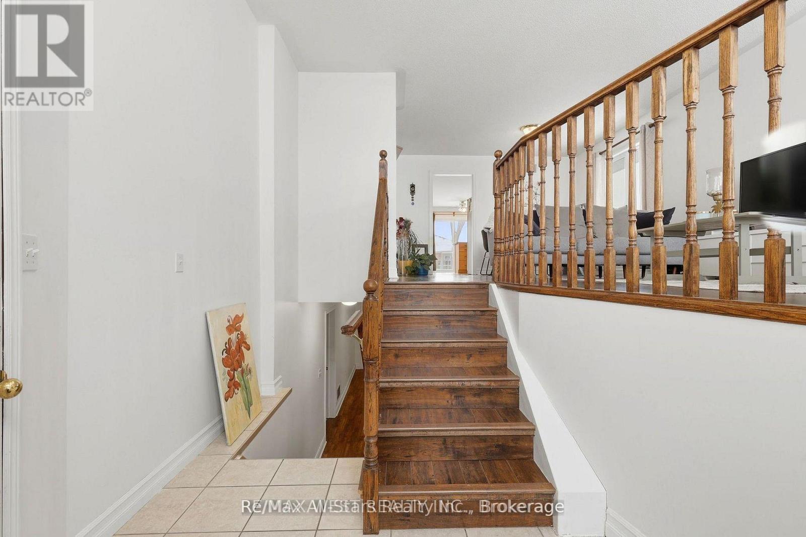 20 Eakins Crescent, Kawartha Lakes (Lindsay), Ontario  K9V 6J9 - Photo 3 - X13630180