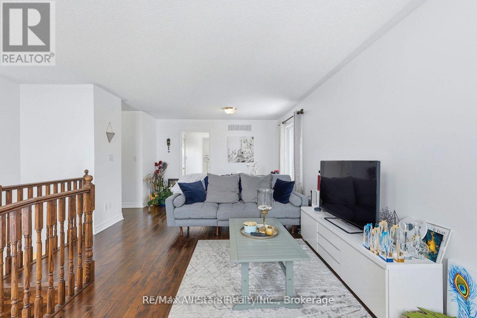 20 Eakins Crescent, Kawartha Lakes (Lindsay), Ontario  K9V 6J9 - Photo 4 - X13630180