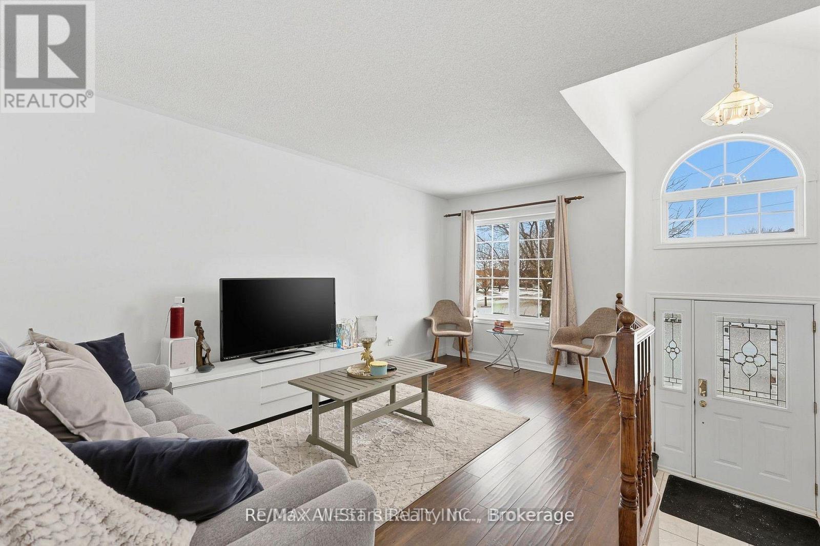 20 Eakins Crescent, Kawartha Lakes (Lindsay), Ontario  K9V 6J9 - Photo 5 - X13630180