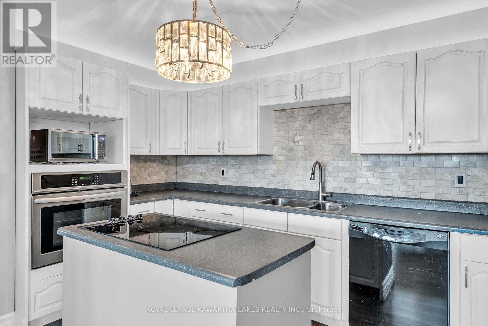9 Buckhorn Road, Kawartha Lakes (Fenelon), Ontario  K9V 4R6 - Photo 10 - X13632686