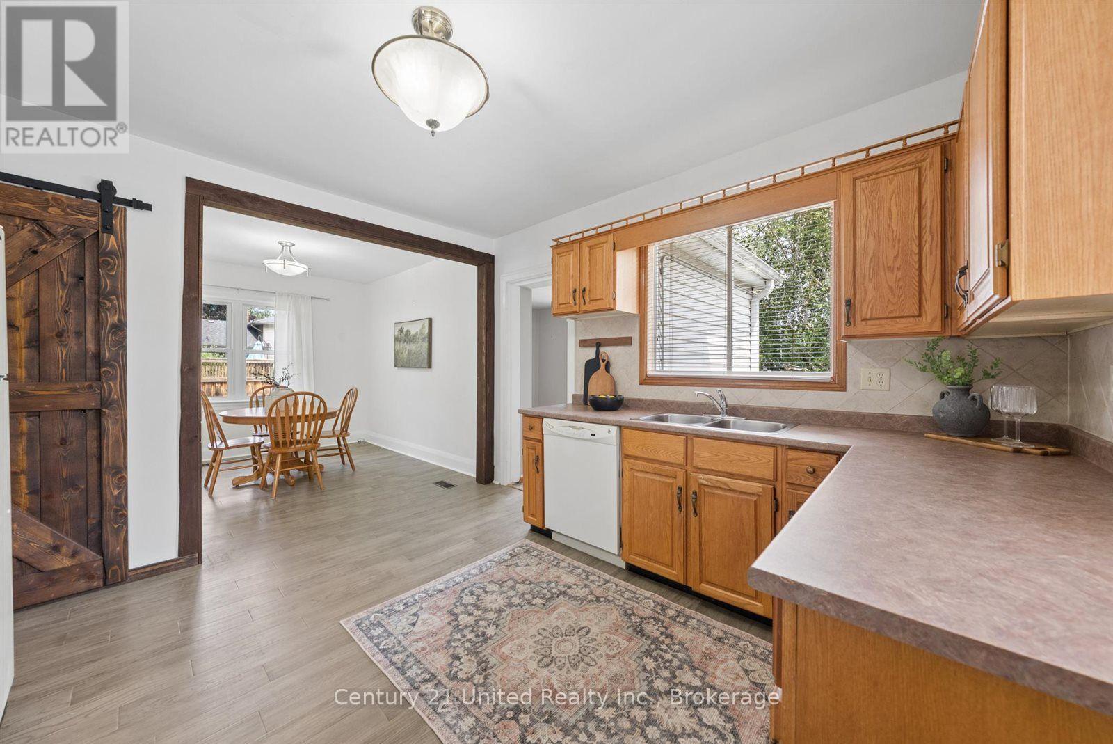 72 Kent Street, Peterborough (Town Ward 3), Ontario  K9J 5B3 - Photo 10 - X13633246