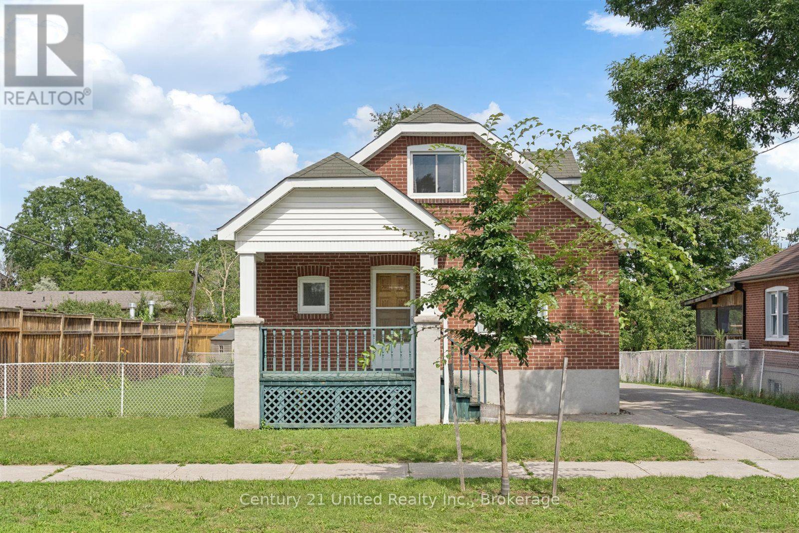 72 Kent Street, Peterborough (Town Ward 3), Ontario  K9J 5B3 - Photo 2 - X13633246