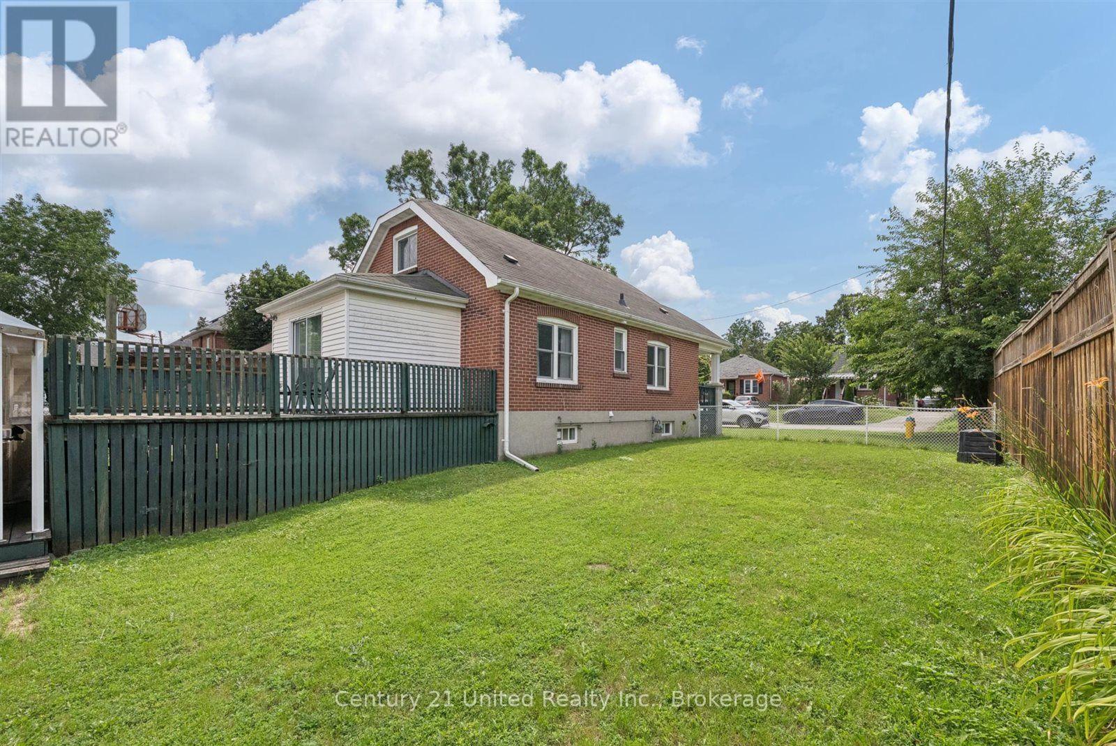 72 Kent Street, Peterborough (Town Ward 3), Ontario  K9J 5B3 - Photo 36 - X13633246