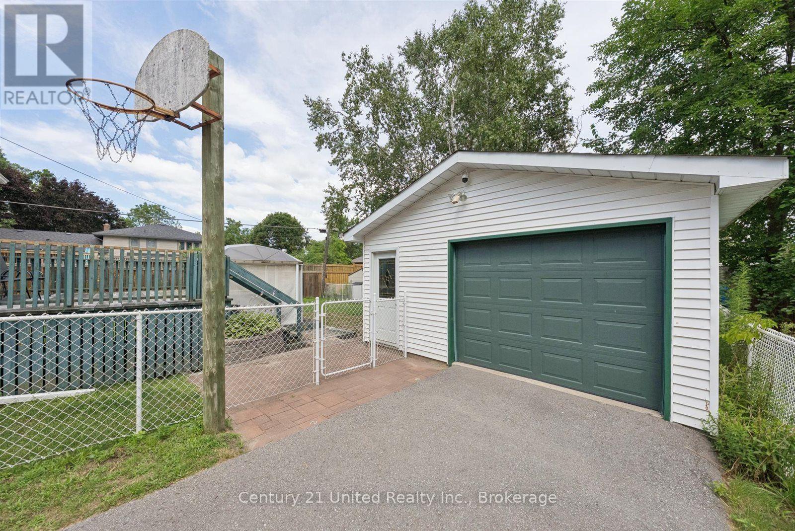72 Kent Street, Peterborough (Town Ward 3), Ontario  K9J 5B3 - Photo 38 - X13633246