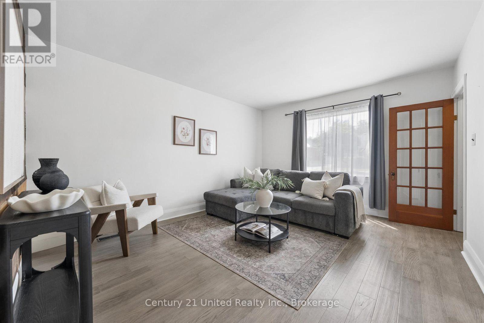 72 Kent Street, Peterborough (Town Ward 3), Ontario  K9J 5B3 - Photo 5 - X13633246