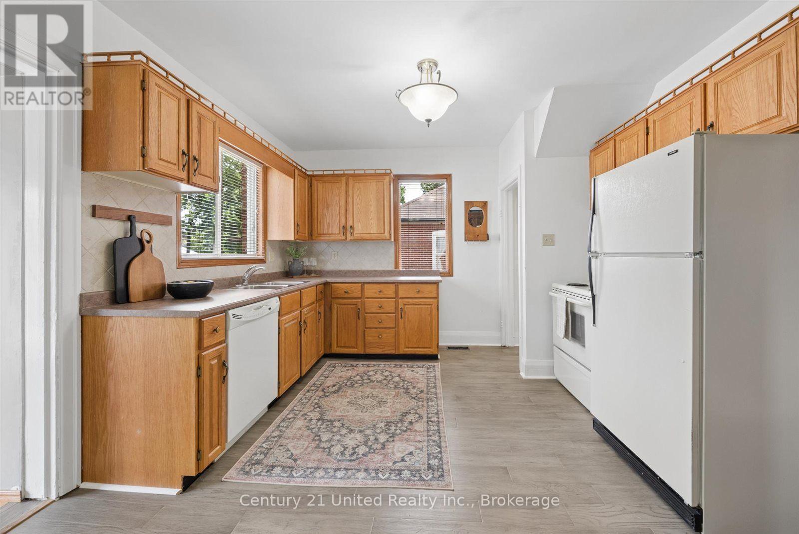 72 Kent Street, Peterborough (Town Ward 3), Ontario  K9J 5B3 - Photo 8 - X13633246