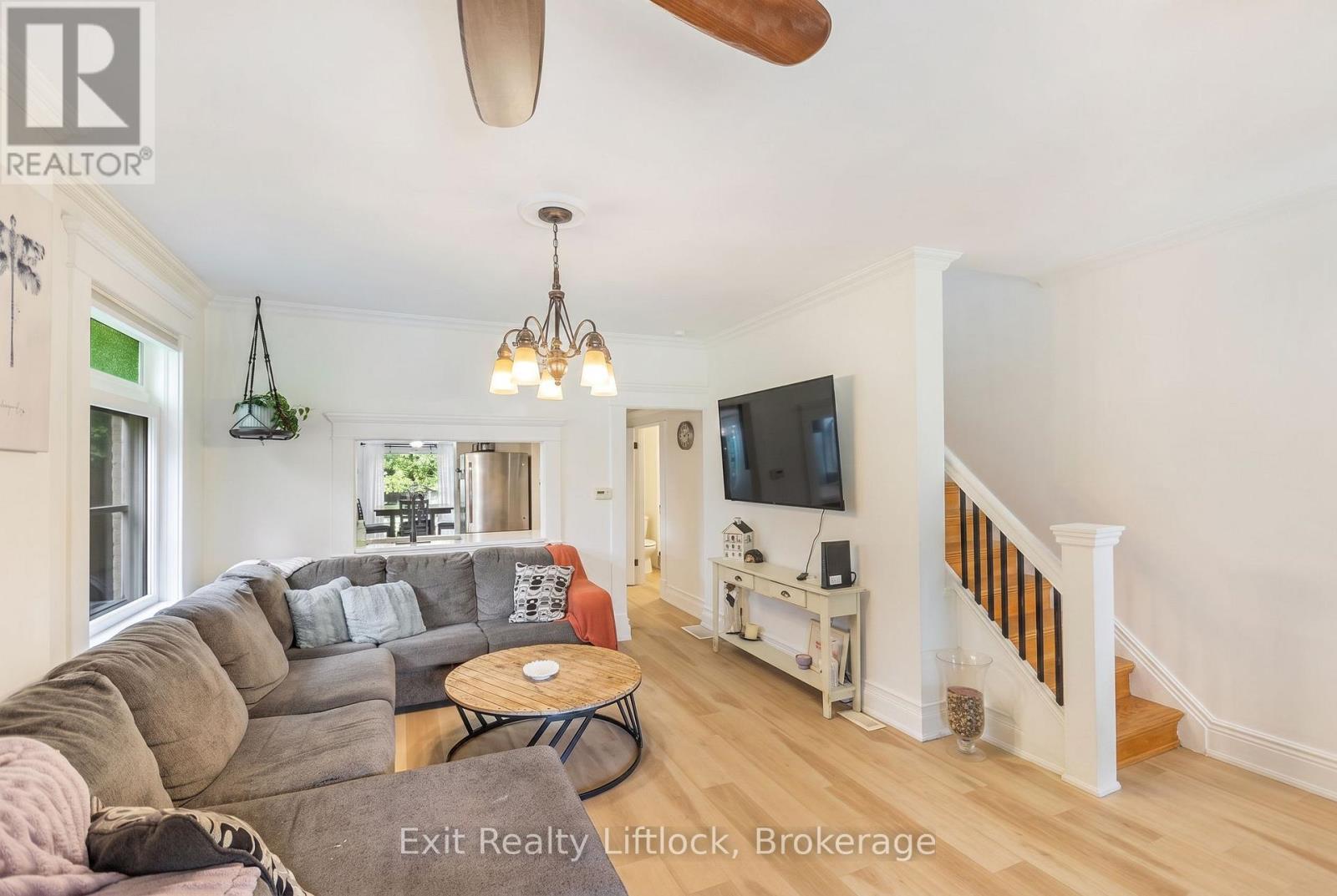 592 Sherbrooke Street, Peterborough (Town Ward 3), Ontario  K9J 2P5 - Photo 4 - X13633282