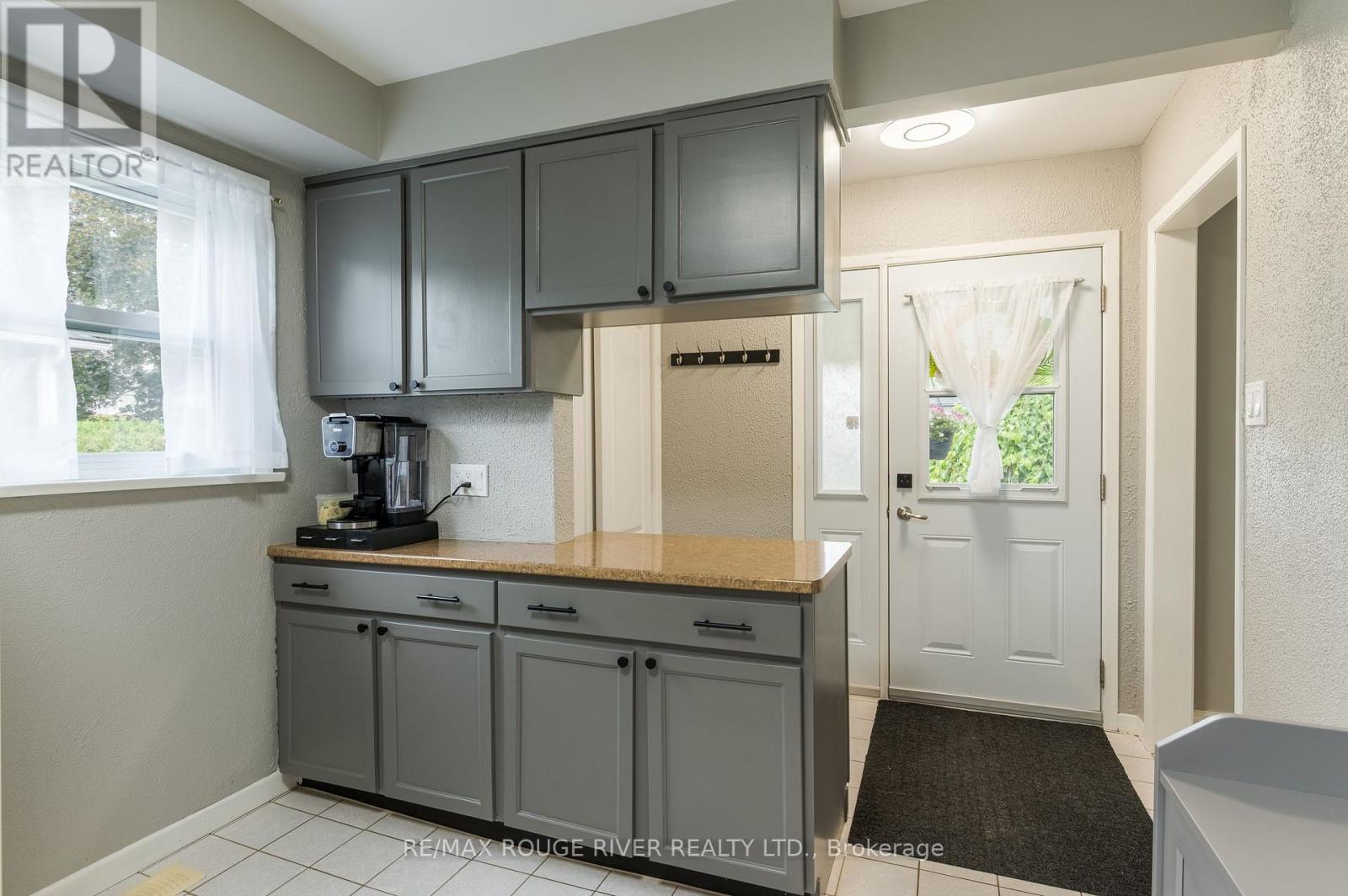 36 Kawartha Drive, Kawartha Lakes (Lindsay), Ontario  K9V 1A5 - Photo 10 - X13635204