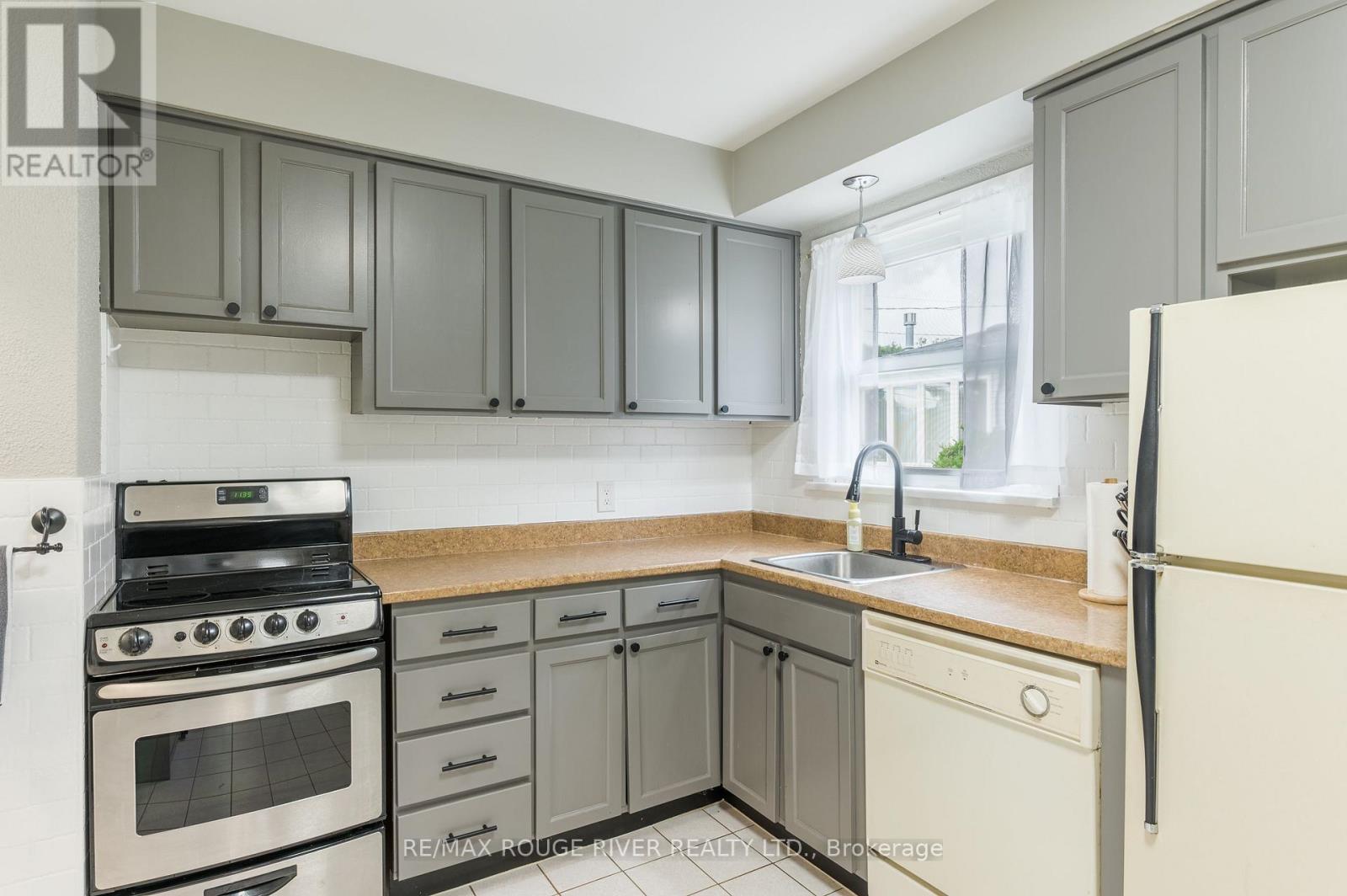36 Kawartha Drive, Kawartha Lakes (Lindsay), Ontario  K9V 1A5 - Photo 13 - X13635204