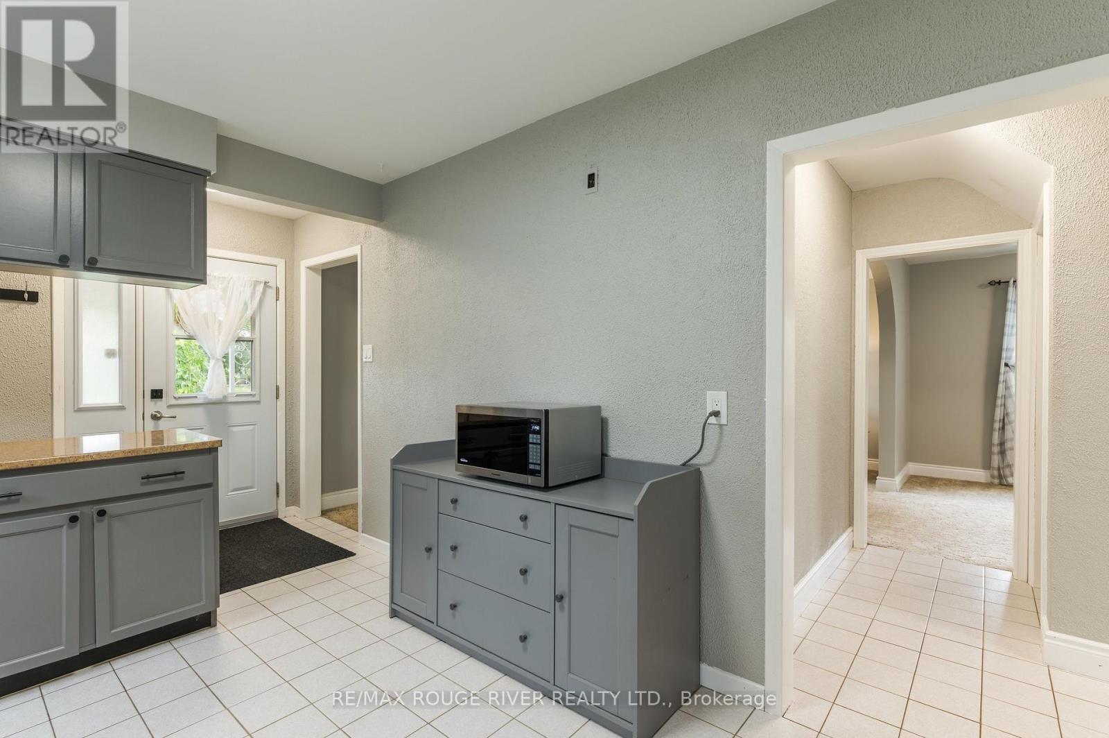 36 Kawartha Drive, Kawartha Lakes (Lindsay), Ontario  K9V 1A5 - Photo 15 - X13635204