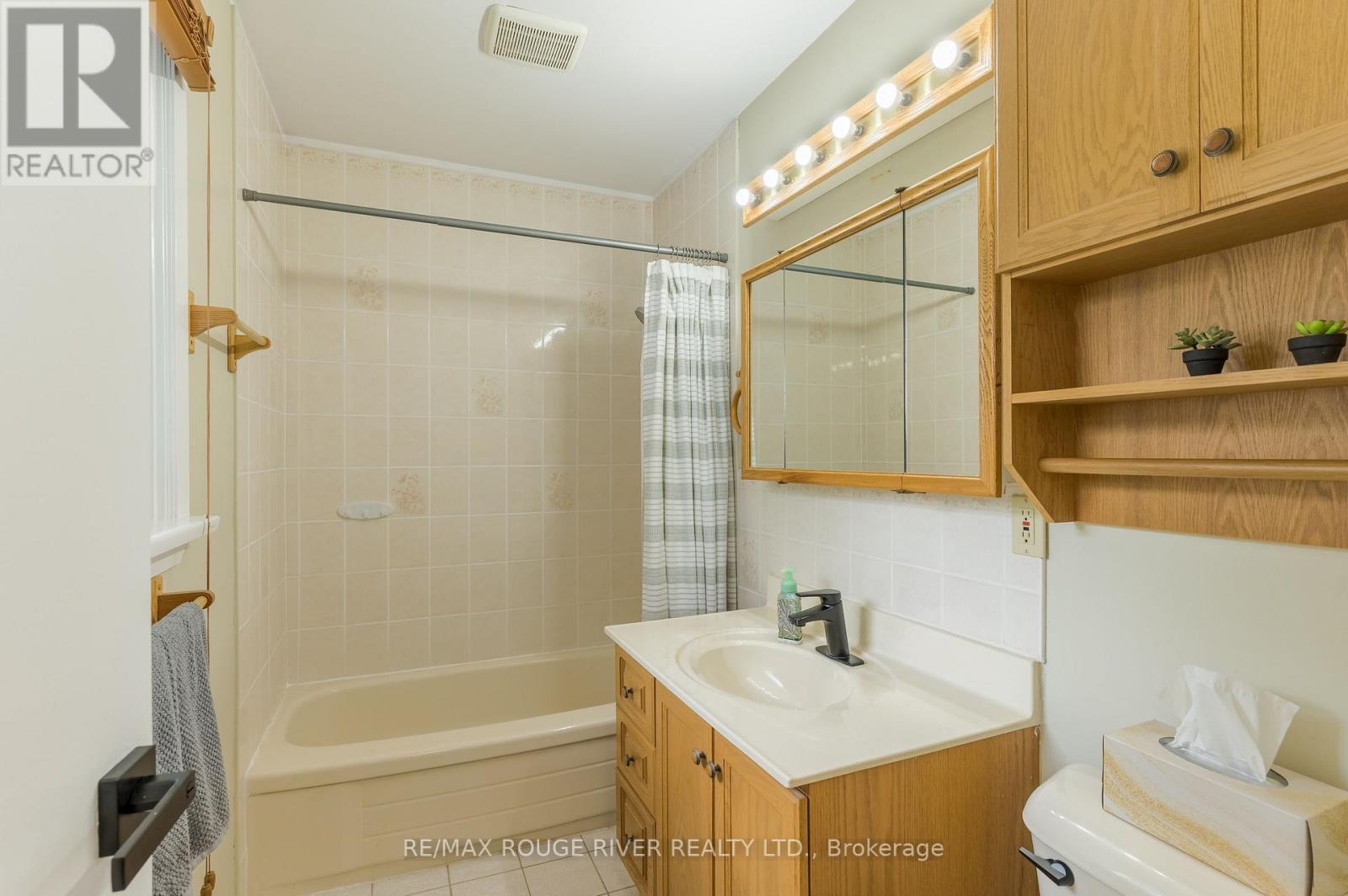 36 Kawartha Drive, Kawartha Lakes (Lindsay), Ontario  K9V 1A5 - Photo 33 - X13635204