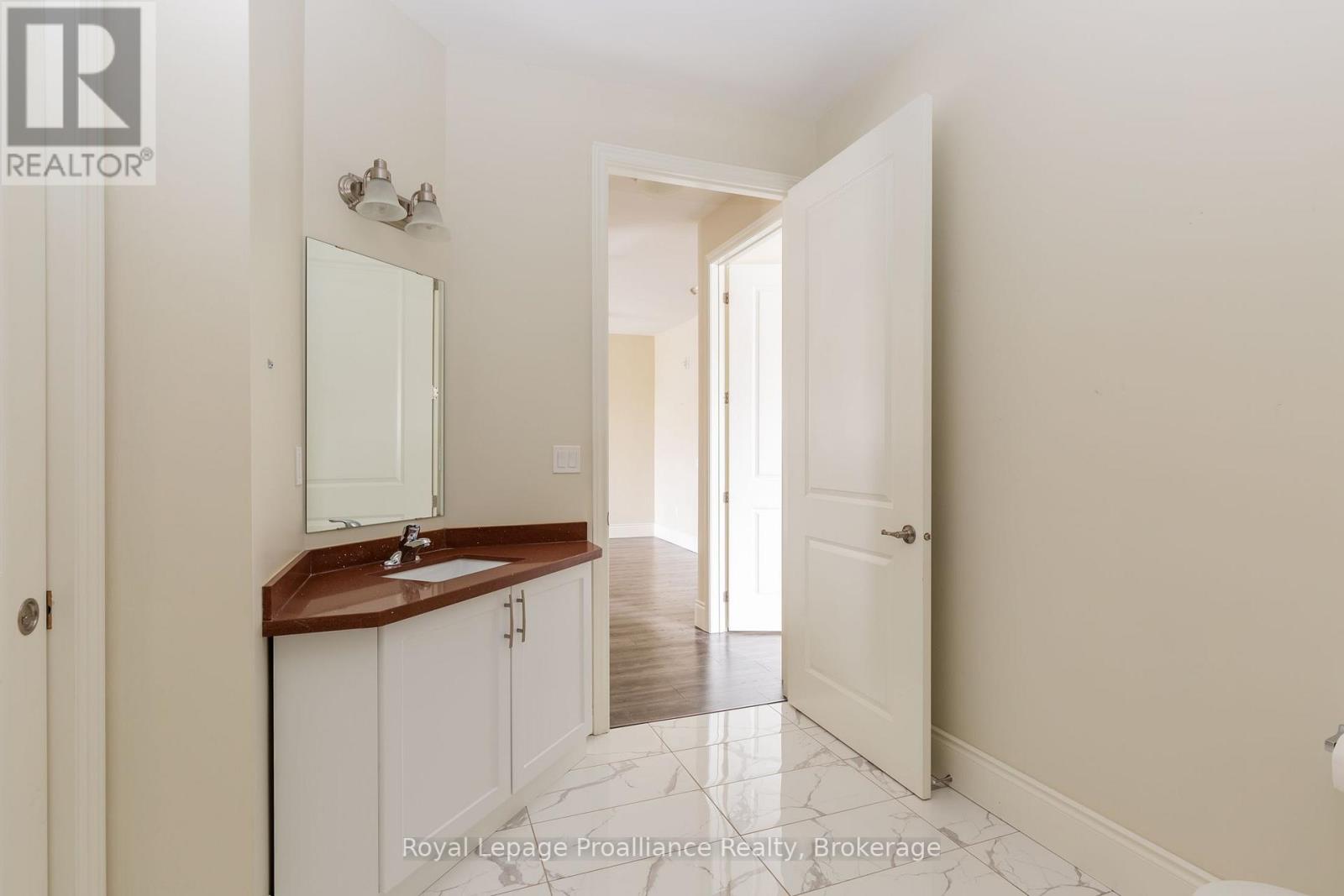 206 - 863 Abbey Lane, Peterborough (Ashburnham Ward 4), Ontario  K9H 0J3 - Photo 11 - X13635592