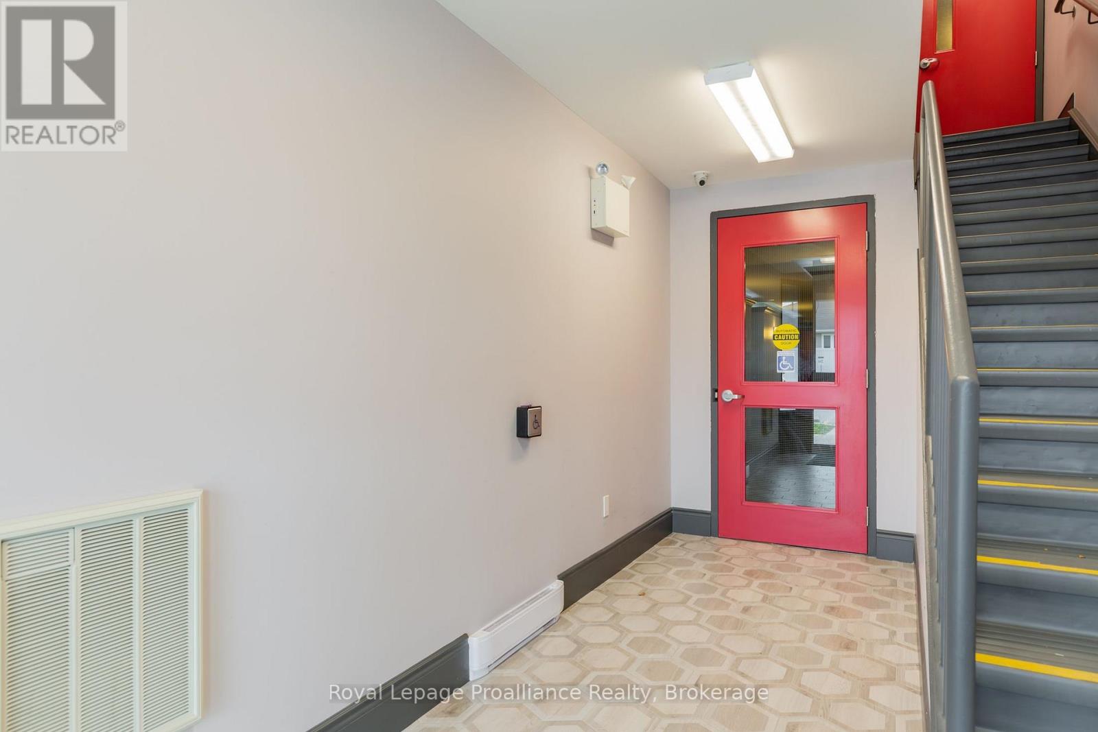 206 - 863 Abbey Lane, Peterborough (Ashburnham Ward 4), Ontario  K9H 0J3 - Photo 3 - X13635592