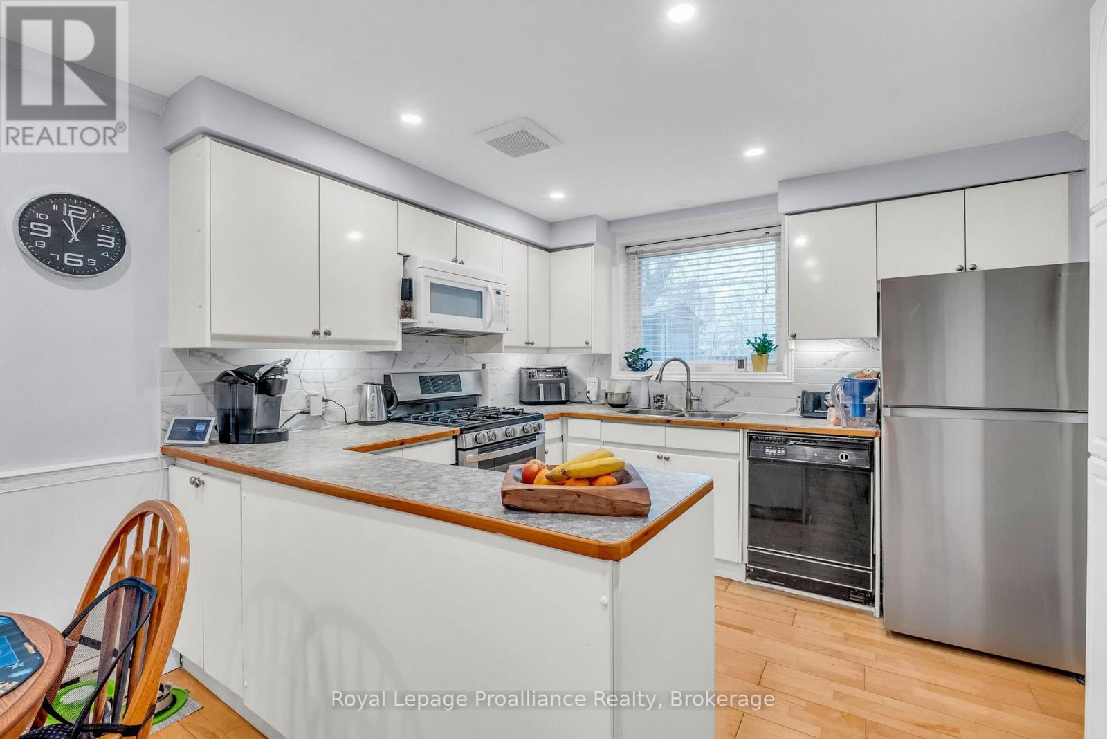 394 Sunset Boulevard, Clarington (Newcastle), Ontario  L1B 1C8 - Photo 11 - E13635816