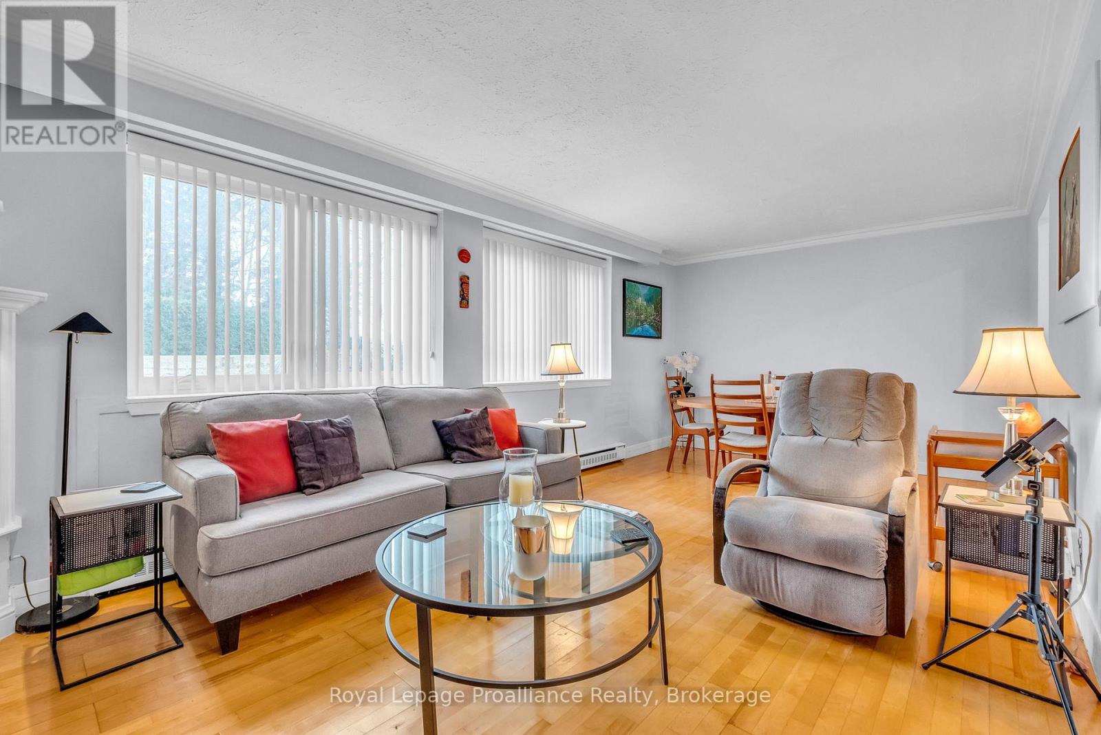 394 Sunset Boulevard, Clarington (Newcastle), Ontario  L1B 1C8 - Photo 3 - E13635816