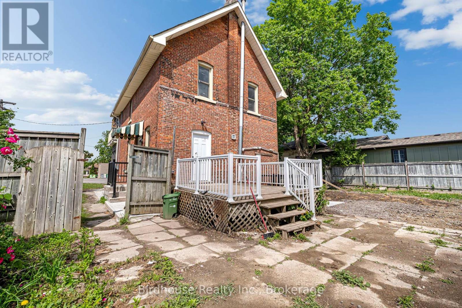 108 Lindsay Street S, Kawartha Lakes (Lindsay), Ontario  K9V 2M6 - Photo 2 - X13635818