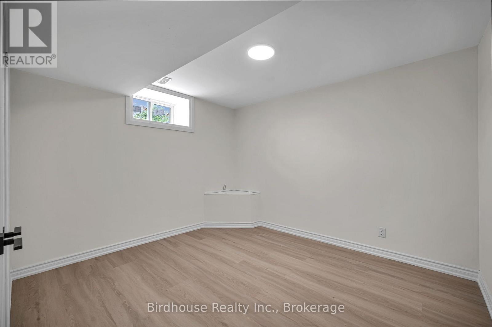 Unit#b - 108 Lindsay Street S, Kawartha Lakes (Lindsay), Ontario  K9V 2M6 - Photo 6 - X13635838
