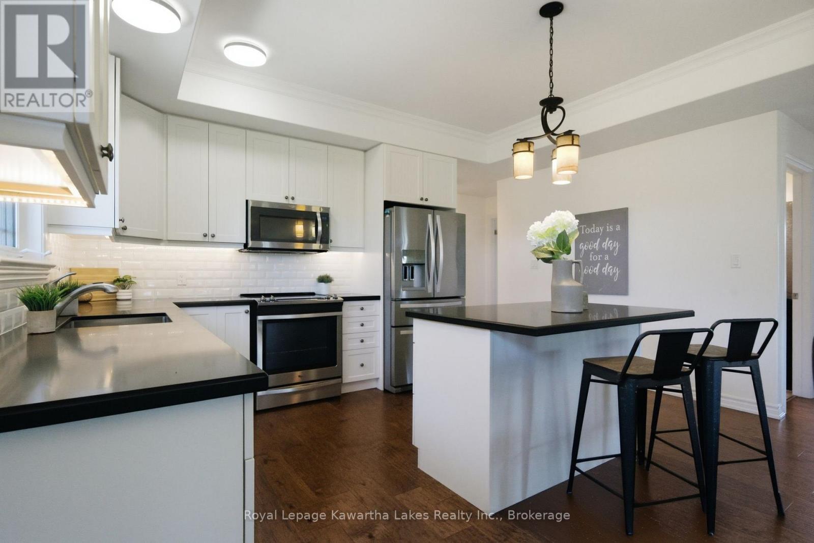 25 Barron Boulevard, Kawartha Lakes (Lindsay), Ontario  K9V 0C4 - Photo 6 - X13638134