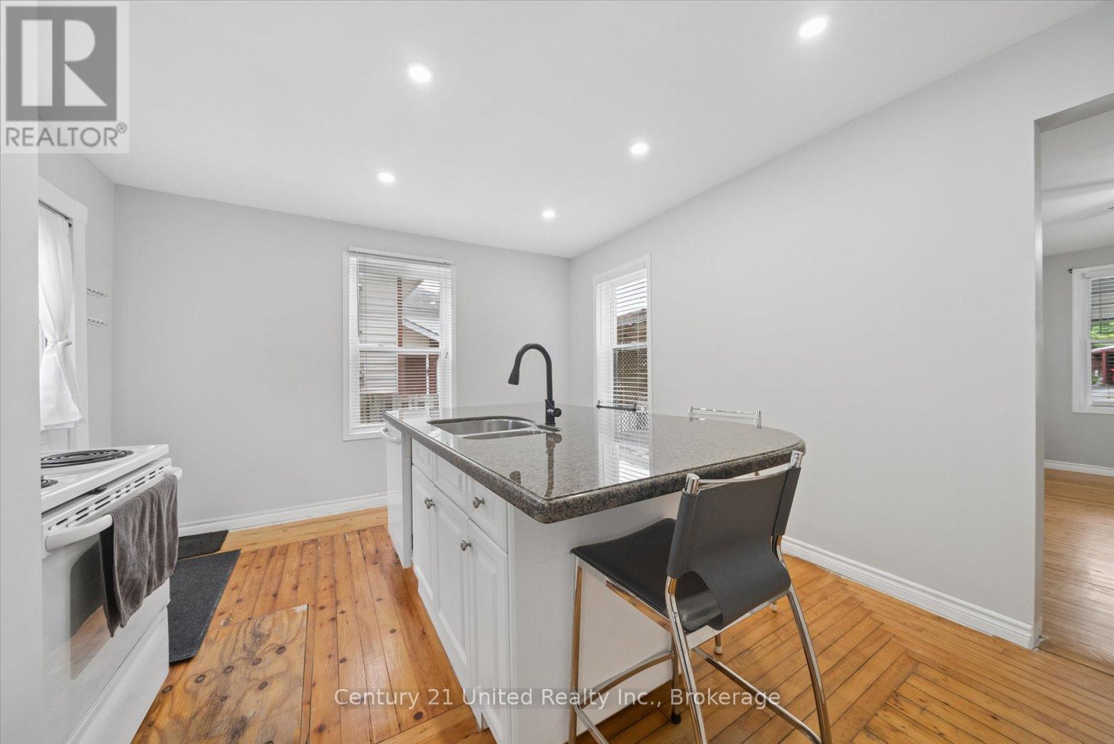 270 Rogers Street, Peterborough (Ashburnham Ward 4), Ontario  K9H 1W3 - Photo 11 - X13639182