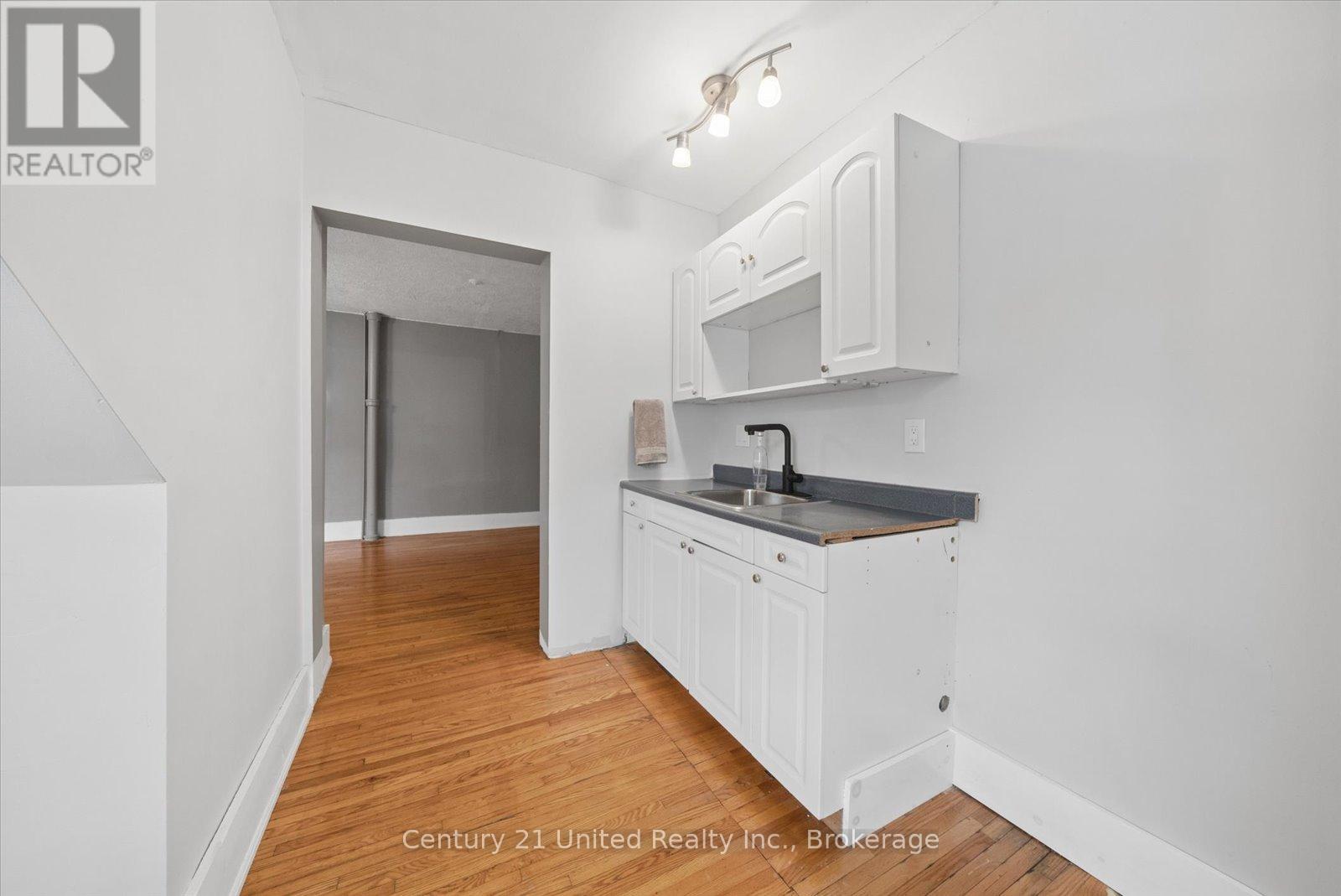 270 Rogers Street, Peterborough (Ashburnham Ward 4), Ontario  K9H 1W3 - Photo 5 - X13639182