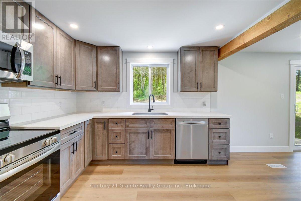 27607 Hwy 62 Highway S, Bancroft (Dungannon Ward), Ontario  K0L 1C0 - Photo 10 - X13639384