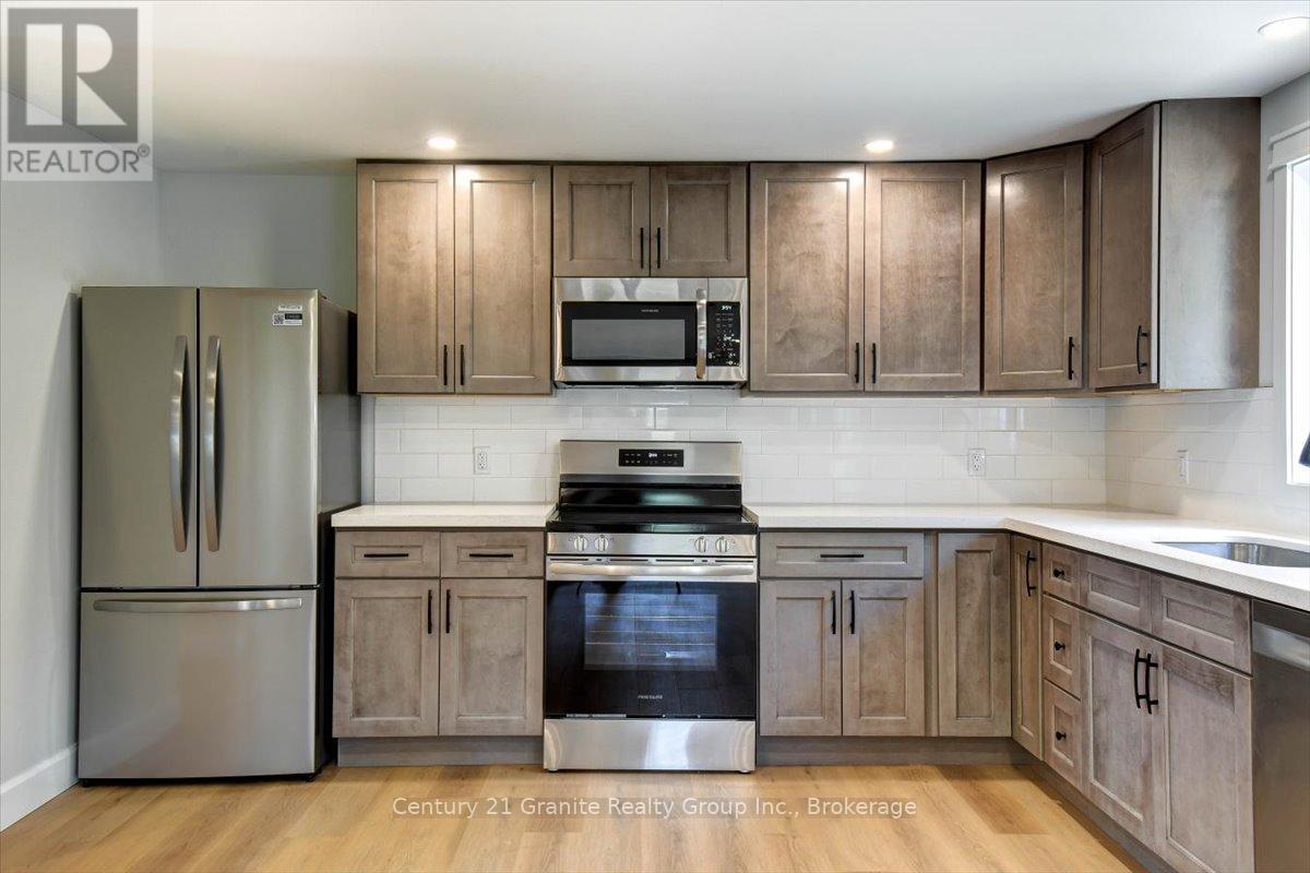 27607 Hwy 62 Highway S, Bancroft (Dungannon Ward), Ontario  K0L 1C0 - Photo 8 - X13639384