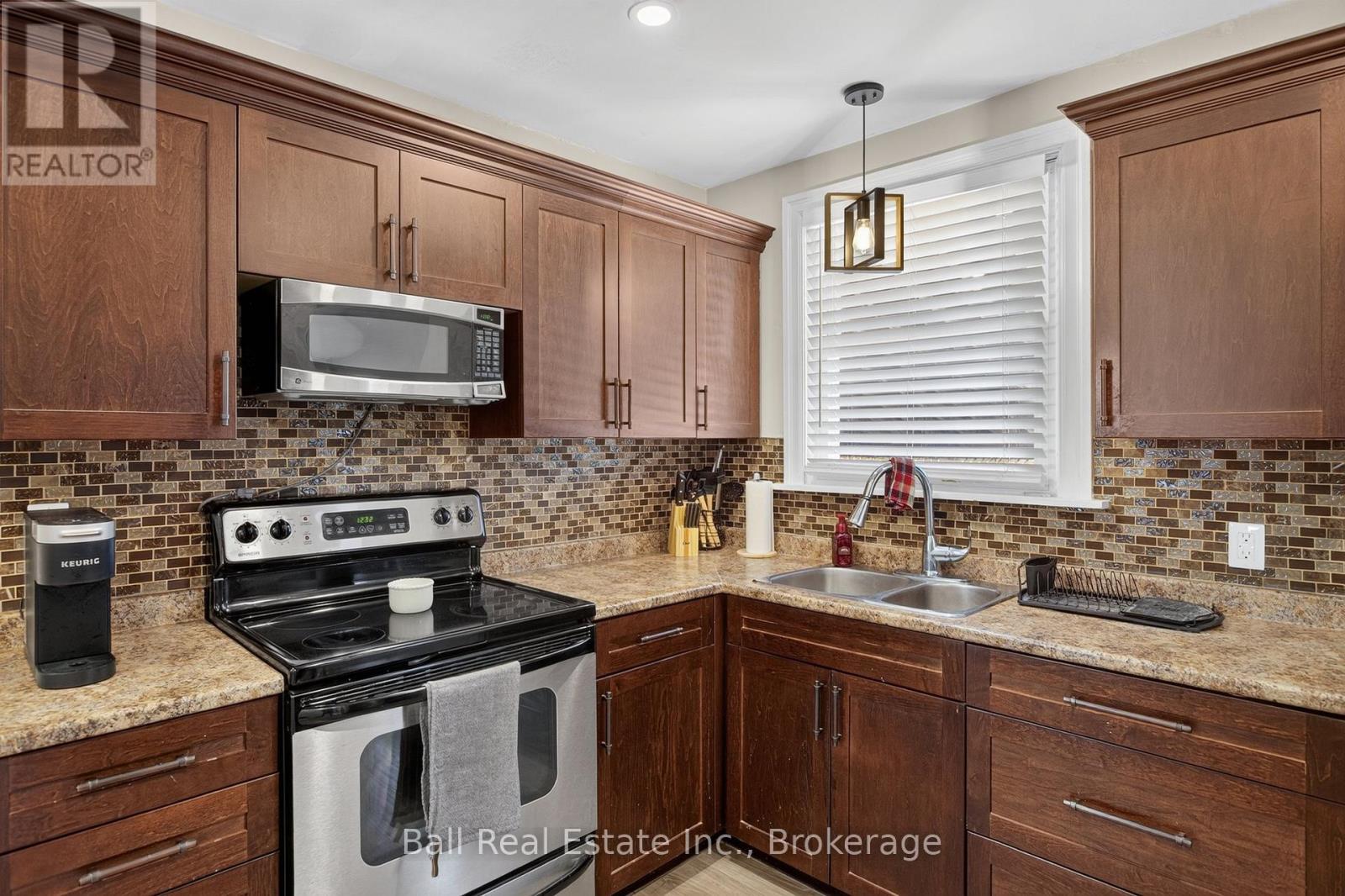 246 King George Street, Peterborough (Otonabee Ward 1), Ontario  K9J 1R8 - Photo 11 - X13639398
