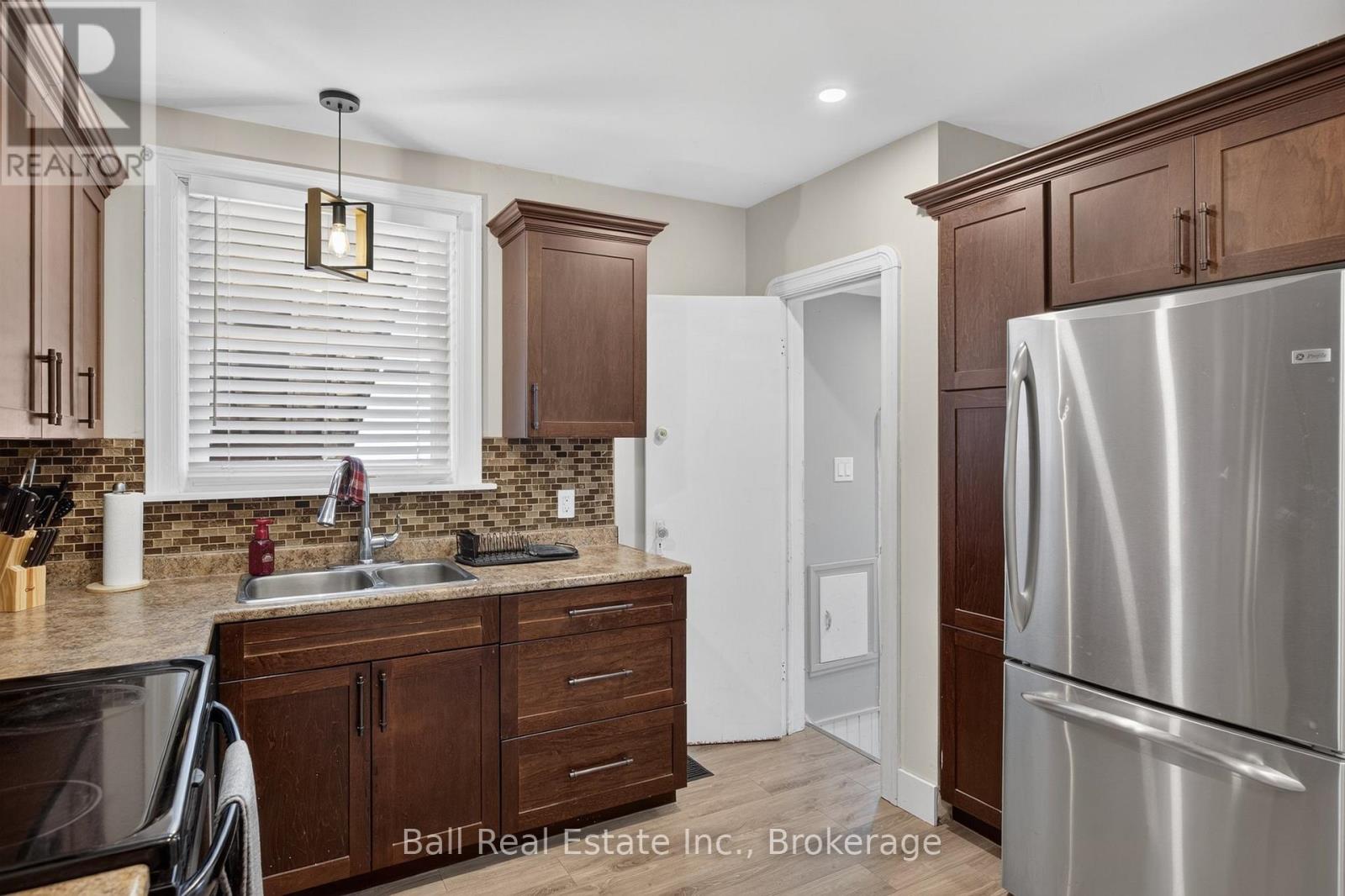 246 King George Street, Peterborough (Otonabee Ward 1), Ontario  K9J 1R8 - Photo 12 - X13639398
