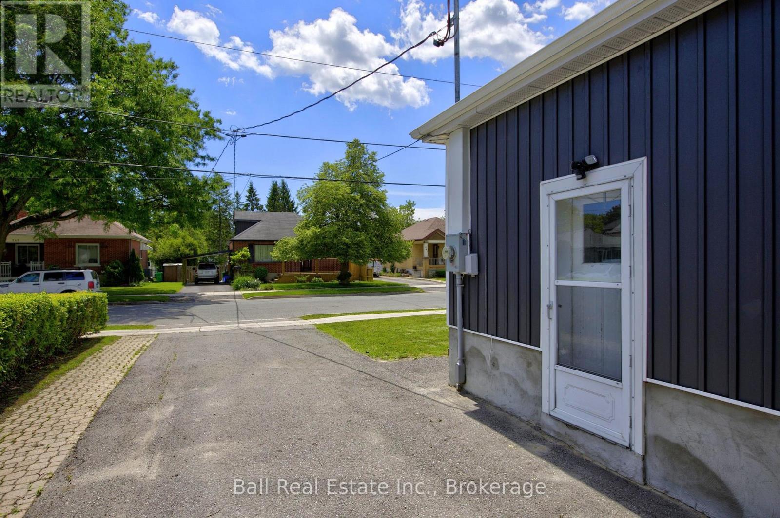 246 King George Street, Peterborough (Otonabee Ward 1), Ontario  K9J 1R8 - Photo 34 - X13639398