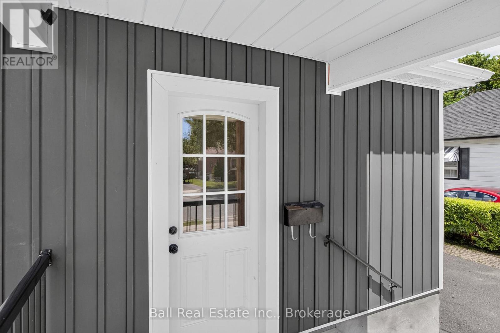 246 King George Street, Peterborough (Otonabee Ward 1), Ontario  K9J 1R8 - Photo 4 - X13639398