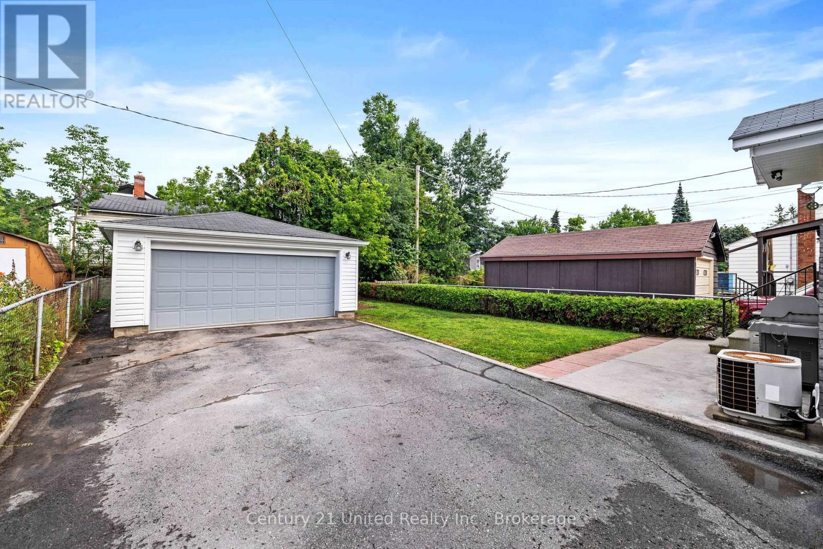 516 Glengarry Avenue, Peterborough (Northcrest Ward 5), Ontario  K9H 4Y4 - Photo 4 - X13639624
